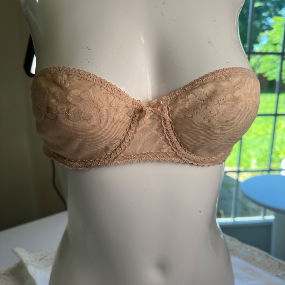 Maidenform Pretty Shapely Vintage 80s Beige Lace Strapless Bra ILGWU USA 34A